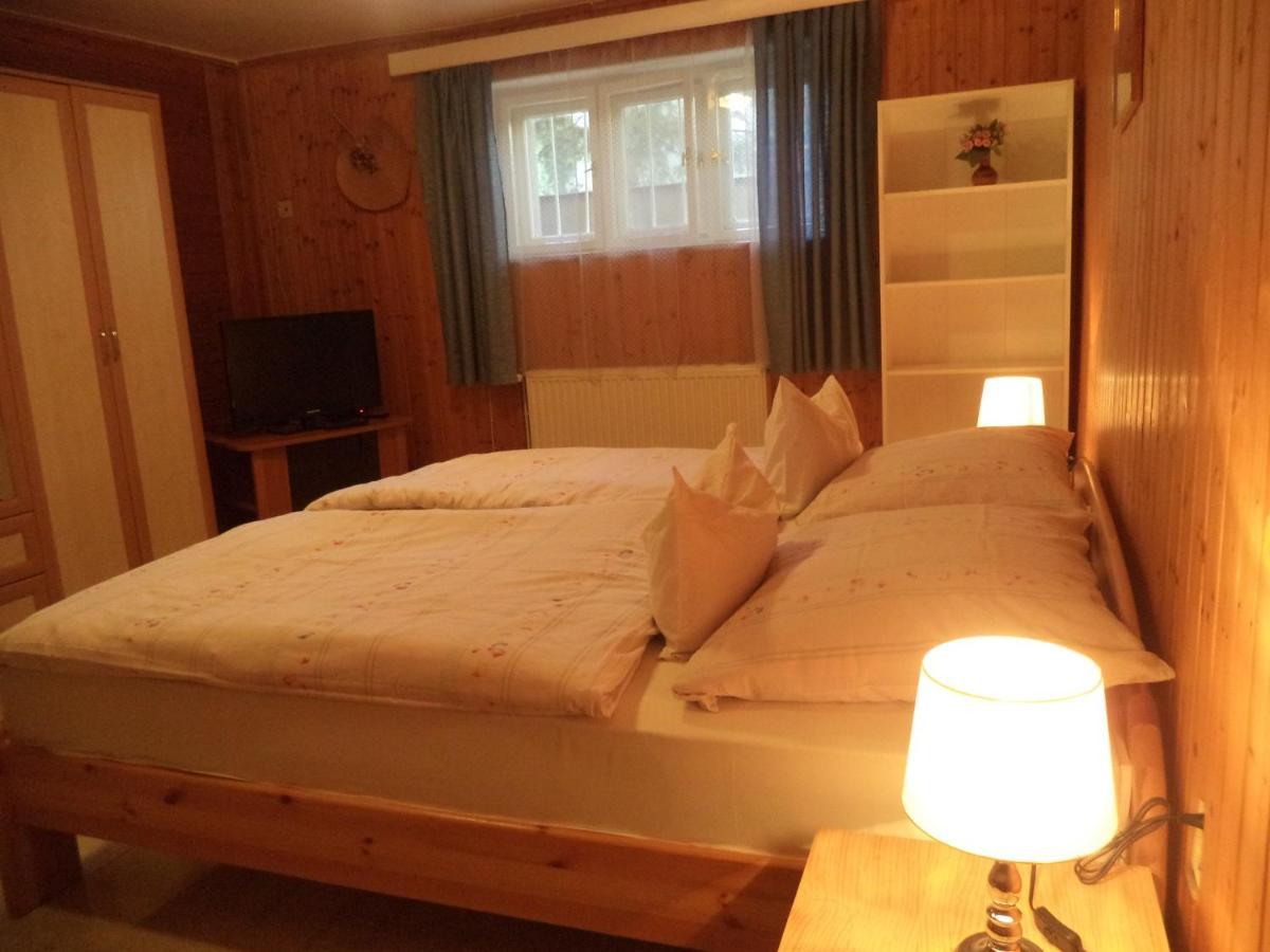 Maria Apartman Heviz Exterior photo