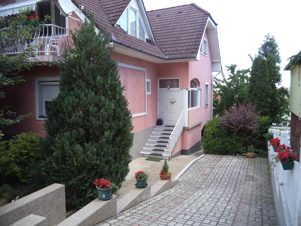 Maria Apartman Heviz Exterior photo