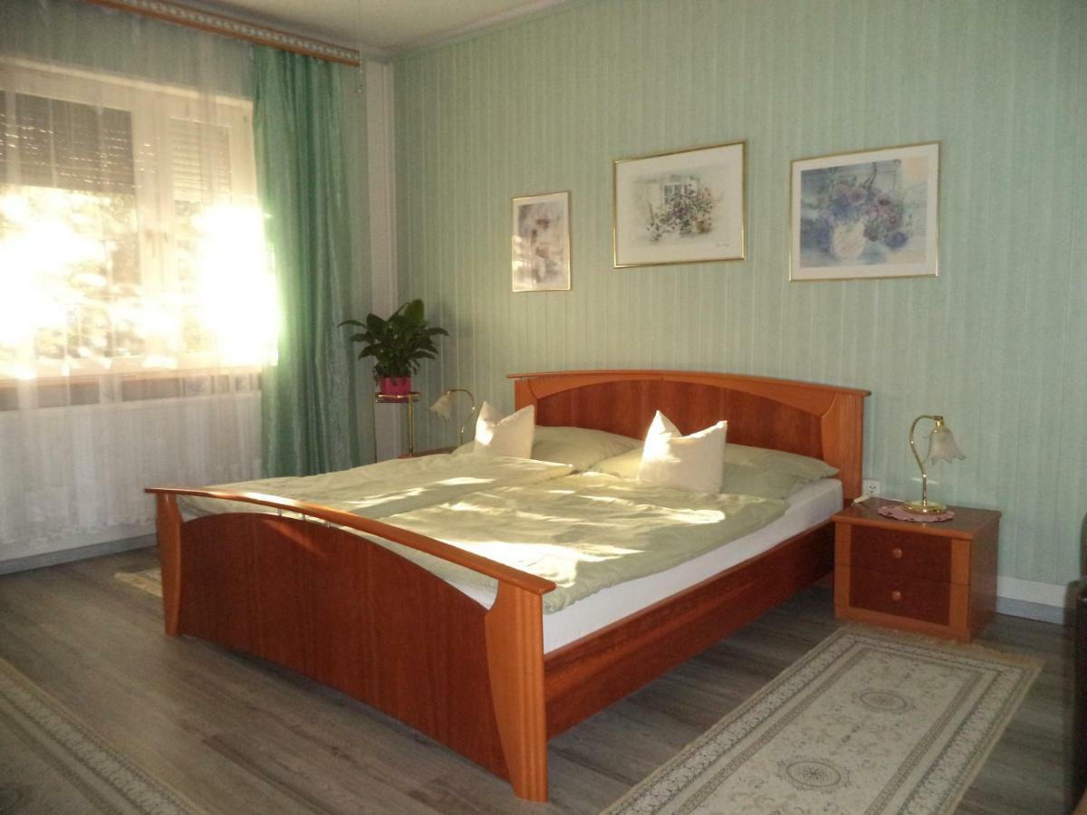 Maria Apartman Heviz Exterior photo