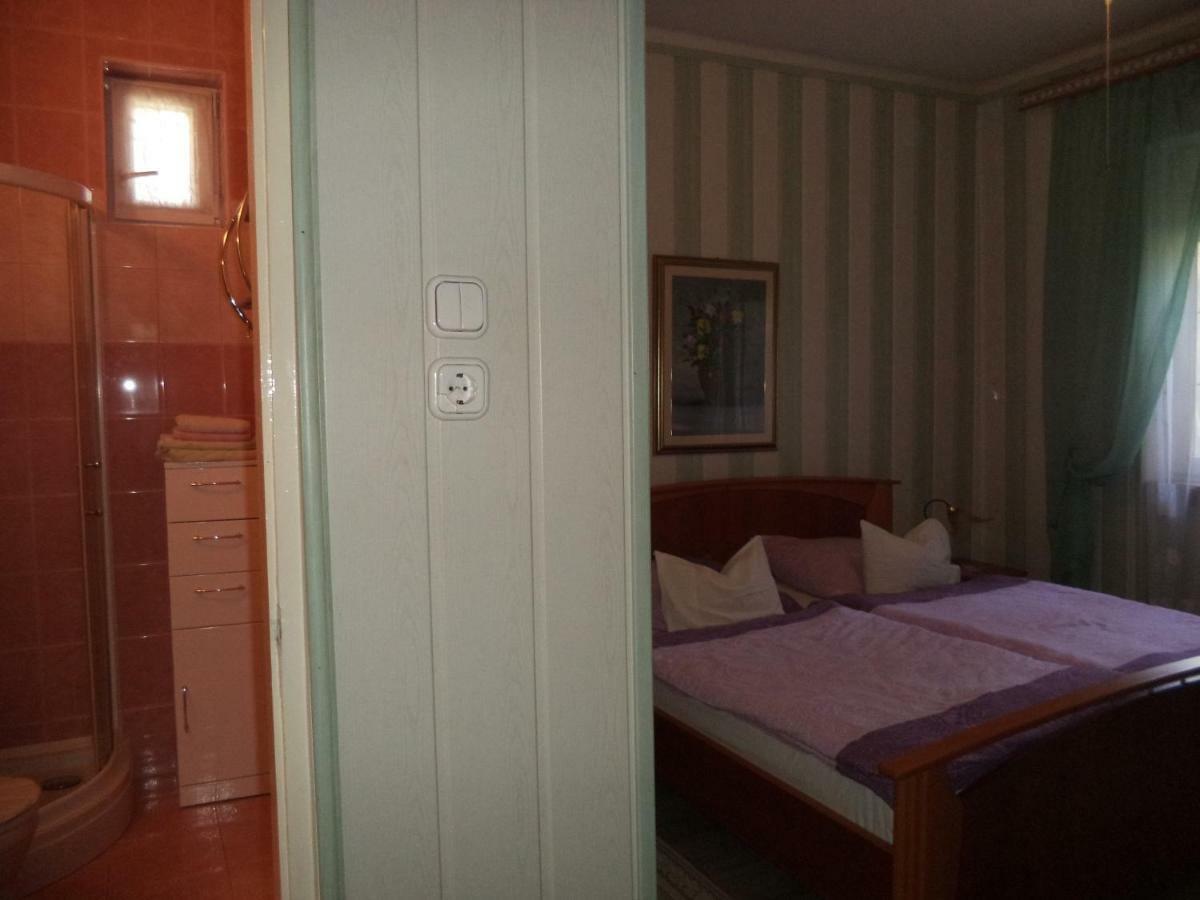 Maria Apartman Heviz Exterior photo