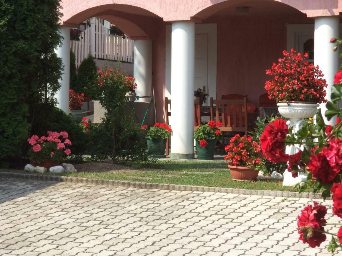 Maria Apartman Heviz Exterior photo