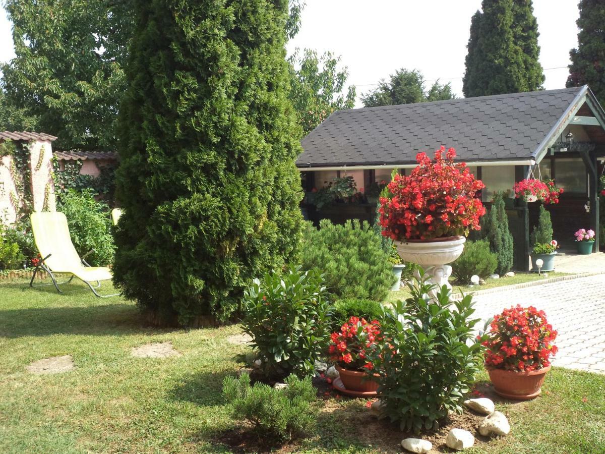 Maria Apartman Heviz Exterior photo