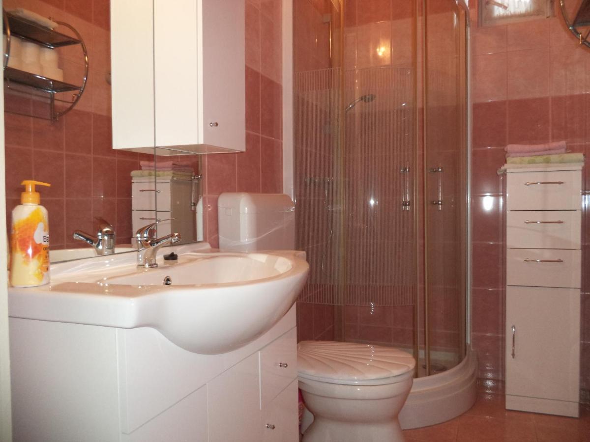 Maria Apartman Heviz Exterior photo