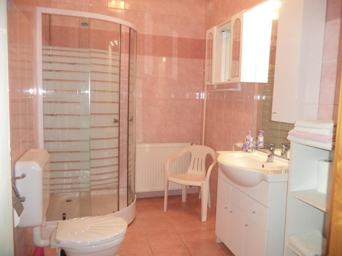 Maria Apartman Heviz Exterior photo